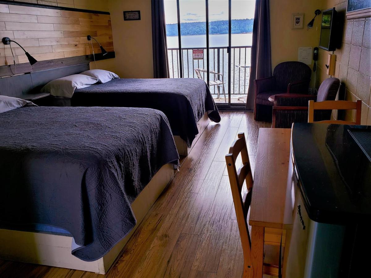 Above Tide Motel แคมป์เบลล์ริเวอร์ ภายนอก รูปภาพ