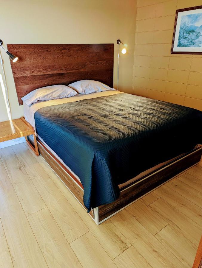 Above Tide Motel แคมป์เบลล์ริเวอร์ ภายนอก รูปภาพ