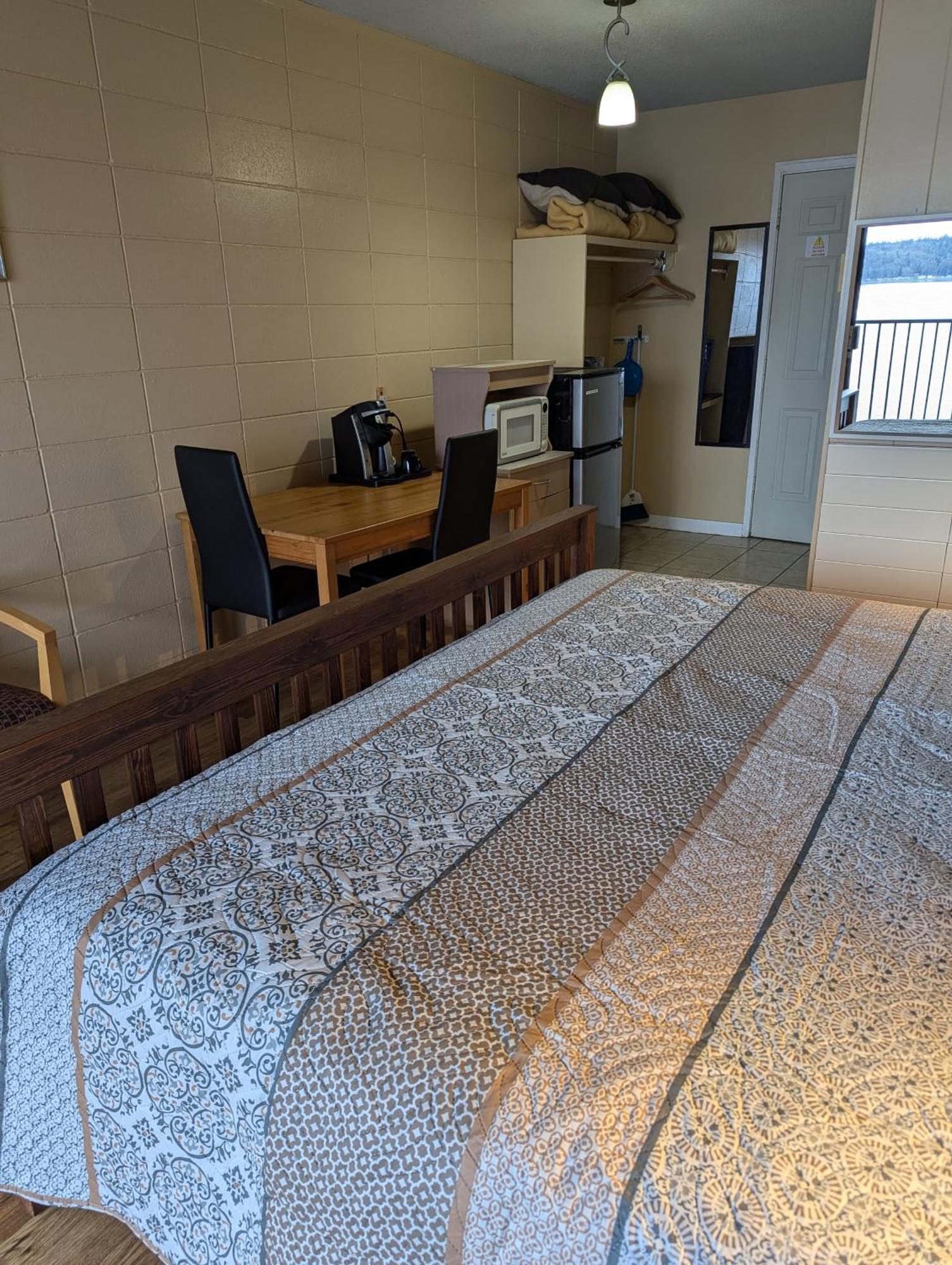 Above Tide Motel แคมป์เบลล์ริเวอร์ ภายนอก รูปภาพ